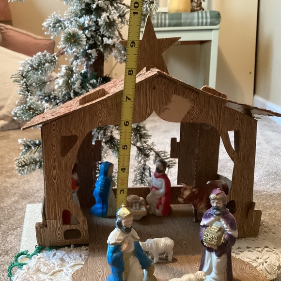 Antique/vintage cardboard fold-up nativity stable, attached blow mold characters - Picture 5 of 7